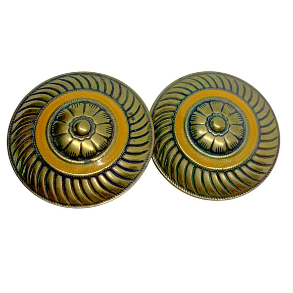 Vintage 1980s Medallion Earrings Post Pierced Lightweight Round 1.5" Diameter - Picture 1 of 8